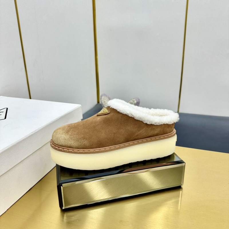 Pra*a slippers